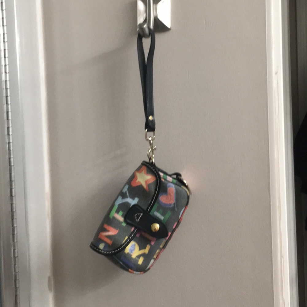 Dooney & Bourke wristlet